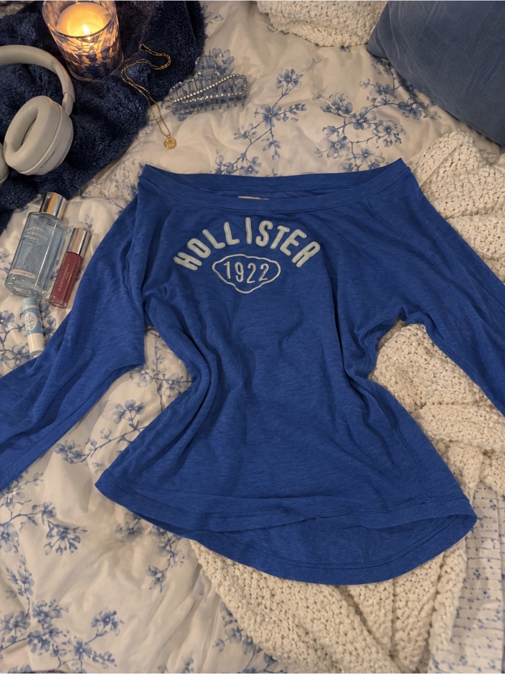 Vintage Hollister Y2K Blue Long Sleeve Off Shoulder Top 1922 Graphic